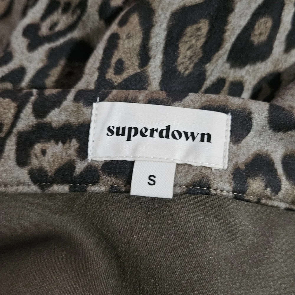 Revolve Superdown mini leopard print skirt size small